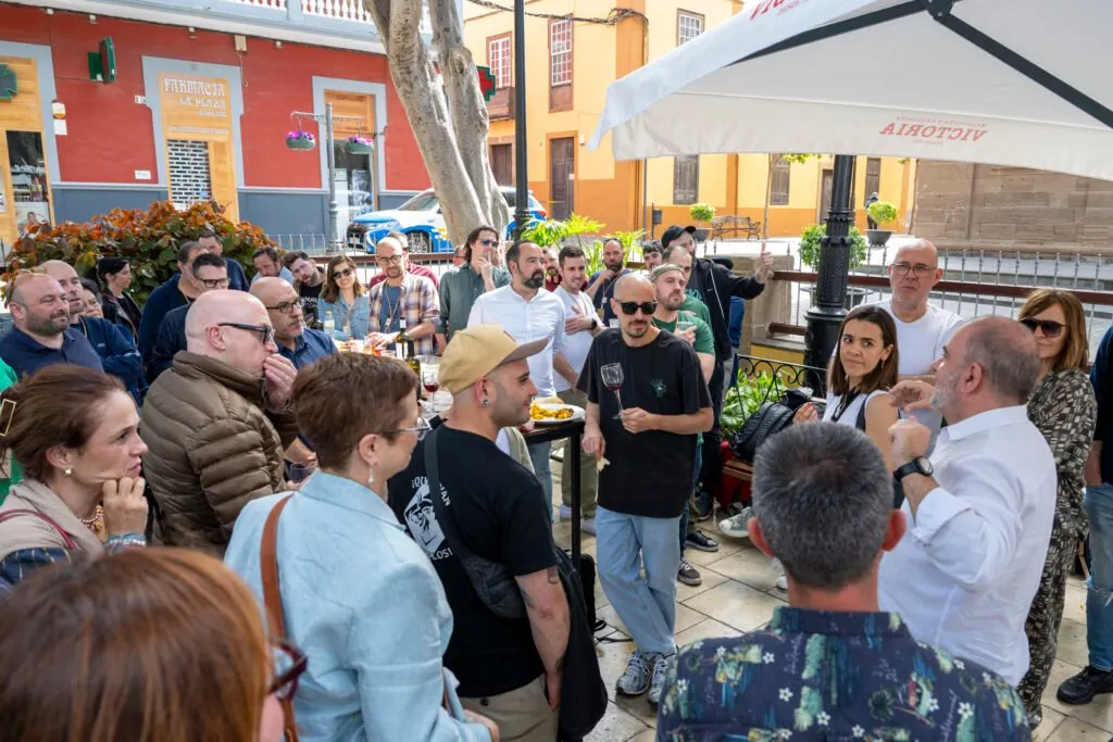 Crowd in the square in Gáldar during the Terrae 2024 Comida Popular