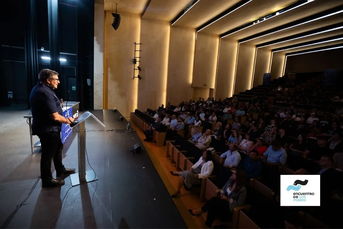 General view of the auditorium with the audience during a congress presentation